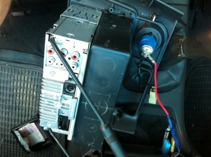 A voltmérő az autó (auto) Voltmeter autók