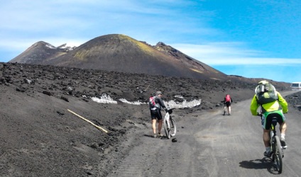 Volcano etna eruption, coordonatele geografice, unde este localizat, fotografie