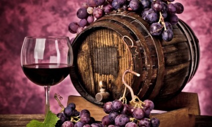 Depozitarea vinului într-o funcție de butoi de stejar (video)