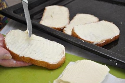 Ouă cuțit - înlocuirea originală a sandvișului familiar