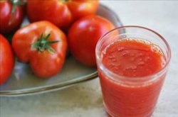 Заготівля і зберігання томатного соку на зиму