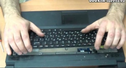 Înlocuirea tastaturii laptop lenovo b570