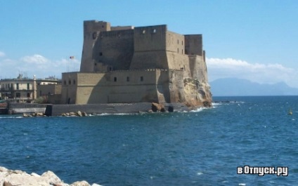 Descrierea și fotografia Castel dell ovo