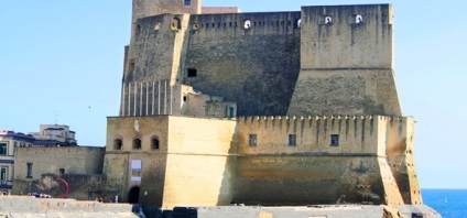 Castel dell'Ovo vagy Egg kastély (Castel dell'Ovo) Castel dell'Ovo vagy tojás vár