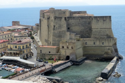 Castelul del ovo Castelul (ouă) din Napoli cum să ajungeți acolo, orele de deschidere, fotografie