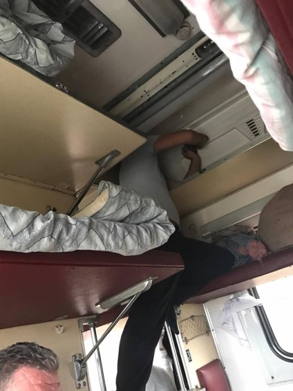 Jurnalistul țării a privit în timp ce contrabanda într-un tren Kiev-Moscova