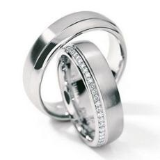 Magazin - alegerea unui inel de logodnă