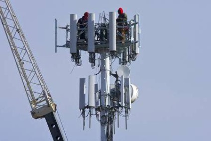 Antena pentru comunicații celulare
