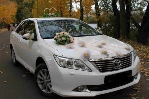 Masina pentru o nuntă în Perm de la vip-taxi este elegantă 234-5-234