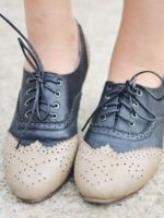 Pantofi de culoare albă
