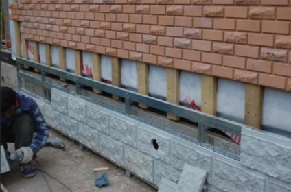 Decât să terminați un soclu din variantele casei de cărămidă de mobilier, de la o cărămidă sau de beton, materiale, proiecte cu