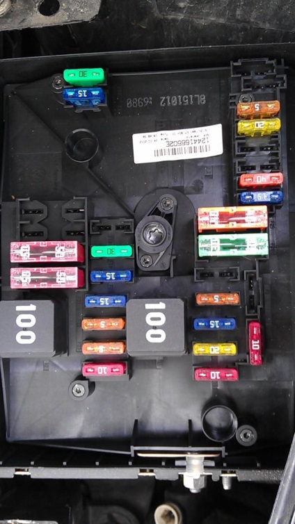 Descărcați diagrama schematică a siguranțelor pentru școala octavia a5