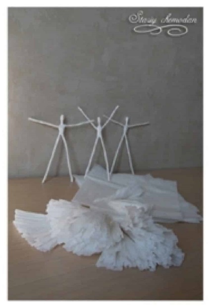 Facem o balerină din hârtie cu mâinile noastre - viață sub o lampă!