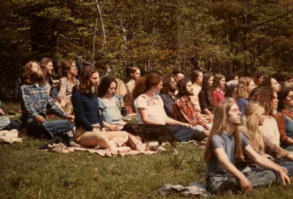 Copiii de flori care au părăsit casa în fotografiile rare ale anilor '70 ale comunității hippy