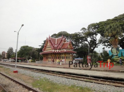 Hua Hin attrakciók - templomok, képernyővel rendelkező eszközön, piacok, retro falu