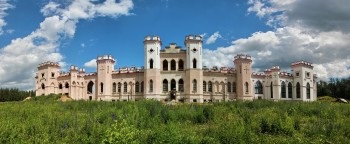 Palatul Puslovsky (Castelul Kosovsky) din site-ul Foto Kossovo - cum ajungem acolo pe hartă