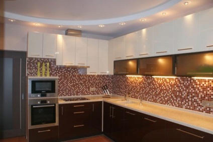 Două niveluri de tavan în bucătăria de ghips-carton - fotografie, montaj, materiale, opțiuni