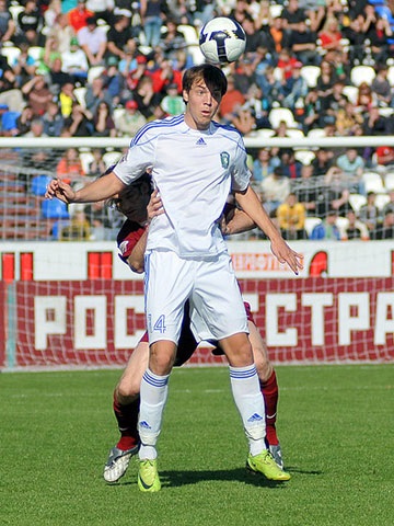 Dzyuba Artem Sergeevich - 8 33 - játékos