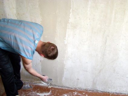 Etape de pregătire a oricărui perete pentru lipirea tapetului