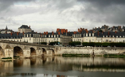 Orașul francez Blois (regiunea centrală)