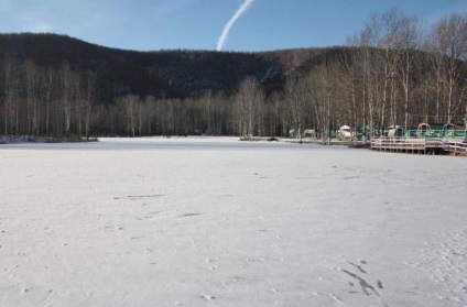 Unde este lacul de cristal