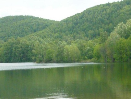 Unde este lacul de cristal