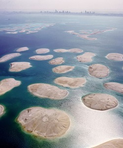 A mesterséges szigetek Dubai hoznak létre mesterséges szigetek Dubai (mesterségesen létrehozott szigetcsoport) A mesterséges szigetek Dubai hoznak létre mesterséges szigetek Dubai