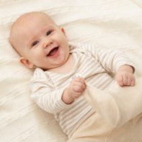 Hisztit csecsemők 3 hónap (emelni a gyermek aludni) Hisztit csecsemők 3 hónap