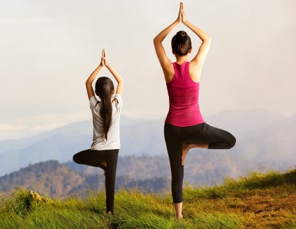 Yoga pentru complexul de incepatori de exercitii si pozitii la domiciliu, foto