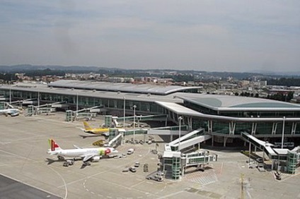 Cum se ajunge de la aeroport la portul din portul orașului