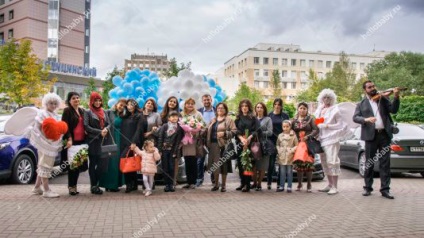 Cum să decorezi frumos o mașină pe un extras din spital