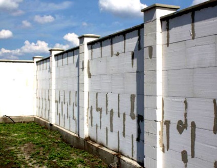 Cum de a construi un gard de blocuri de spumă sau beton aerat