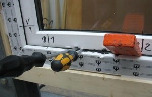 Cum de a preveni ruperea ferestrelor din plastic este foarte comun, de construcție și de reparații