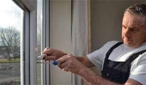 Cum să reparați fereastra din plastic rapid și eficient