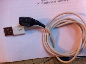 Cum să extindeți încărcătorul USB cu mâinile