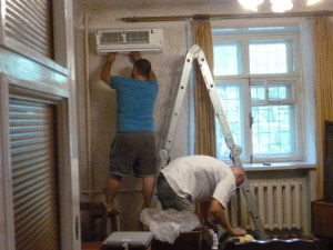 Cum se instalează aerul condiționat în apartament tipuri de echipament, alegerea locației, instrucțiuni de instalare