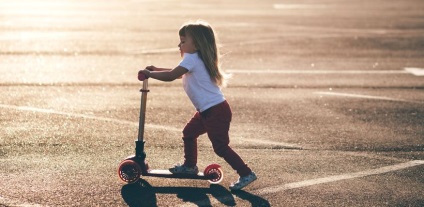 Hogyan válasszuk ki a robogó a gyermek és a felnőtt ajánlások