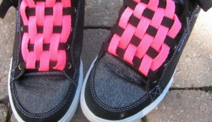 Cum de a lega șireturi pe pantofi frumoși