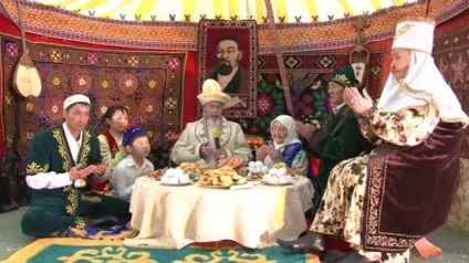 Kazah szokások és hagyományok, amit kell elfelejteni, és hogy meg kell újjáéledt, Közép-Ázsia hírek