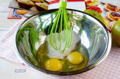 Cake almával - lépésről lépésre recept, hogyan kell főzni fotókkal