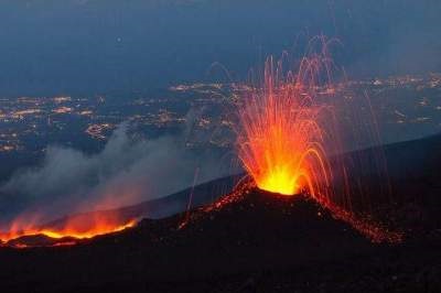 Cele mai bune locuri pentru cei care visează să vadă o erupție vulcanică