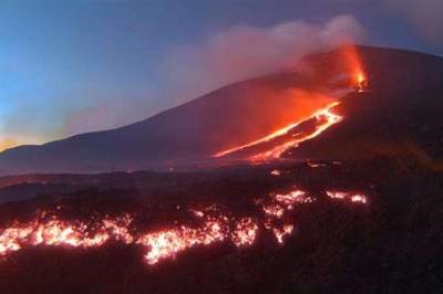 Cele mai bune locuri pentru cei care visează să vadă o erupție vulcanică