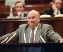 Luzskov elutasította erős nyelv (nyugdíjas) Luzskov elutasította erős nyelv
