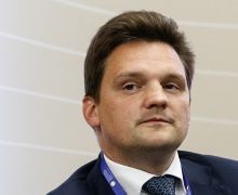 Luzskov elutasította erős nyelv (nyugdíjas) Luzskov elutasította erős nyelv