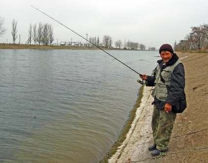 Trunchi de canal de pescuit