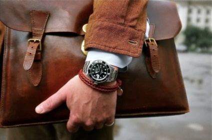 Férfi karkötő (124 fotó) divatmodell a nehéz napfény és a Pandora, Cartier és jelölését, az (modell) Férfi karkötő (124 fotó) divatmodell a nehéz napfény és a Pandora, Cartier és jelölését, az