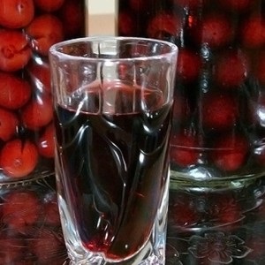 Infúzió cseresznye otthon recept, hogyan lehet vodka nélkül
