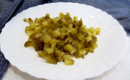 Salată picantă cu pui afumat