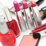 Consecințe după materiale plastice și cosmetice