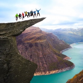 Kirándulás a troll nyelv (Trolltunga)